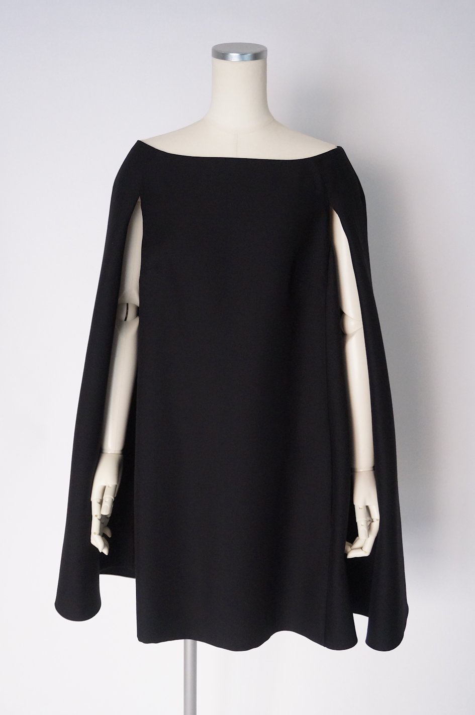 ヴァレンティノ オフショルダー ケープドレス